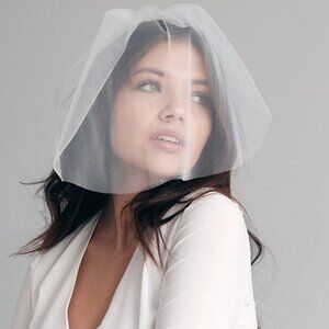 BRAND NEW NEVER WORN Birdcage wedding veil - Short wedding veil, Blusher veil